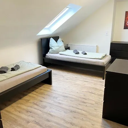 Geraeumige Mit Garten