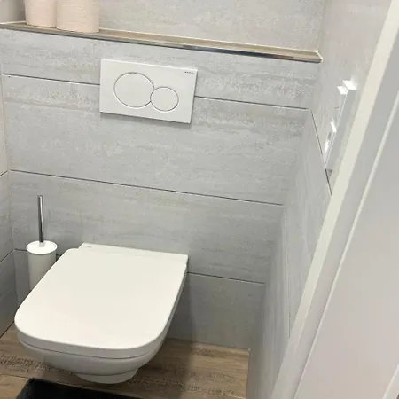 Geraeumige Mit Garten