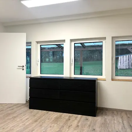 Geraeumige Mit Garten Апартаменты *