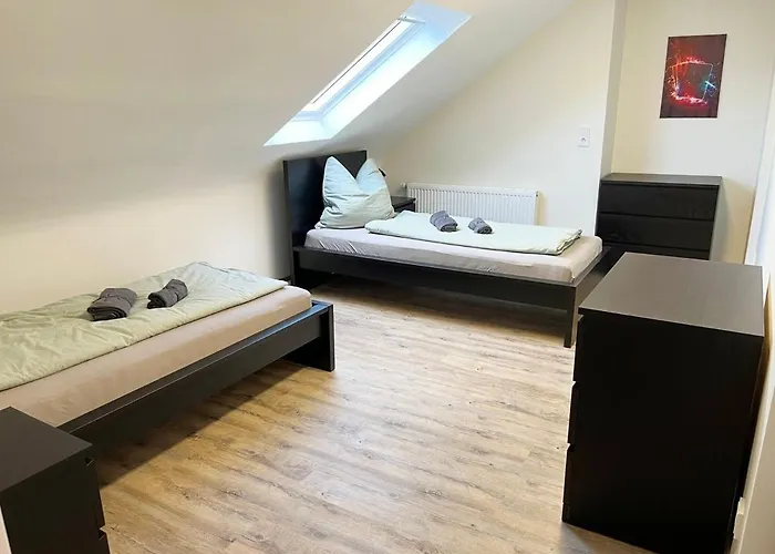 Geraeumige Mit Garten