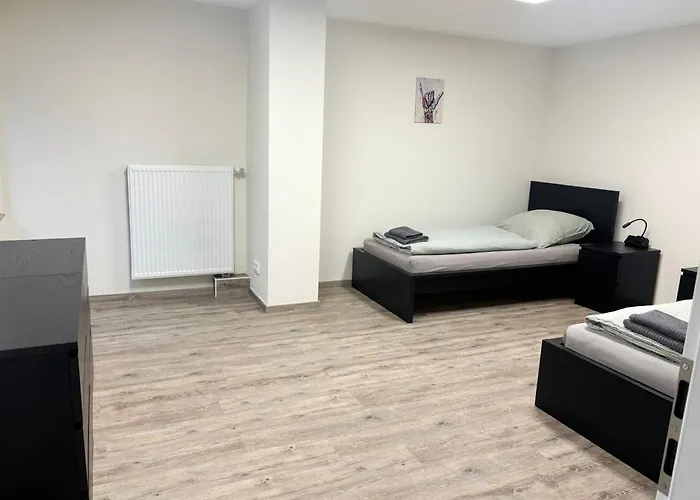 Apartamento Geraeumige Mit Garten